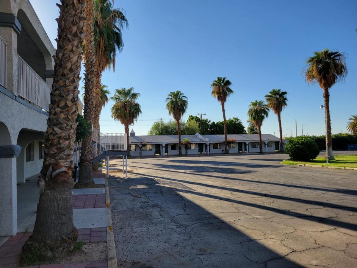 بليثي، ريفيرسيدي، كاليفورنيا Emerald Inn & Lounge المظهر الخارجي الصورة