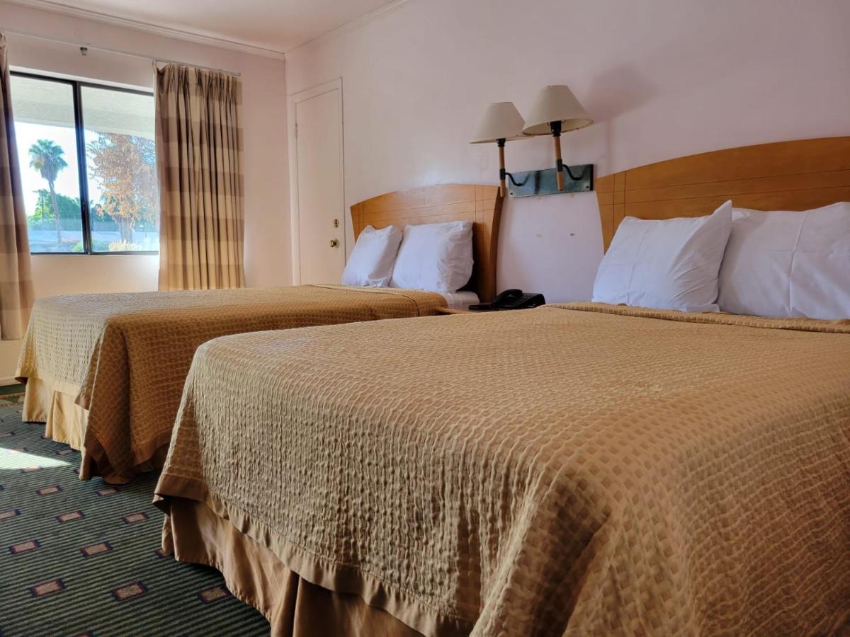بليثي، ريفيرسيدي، كاليفورنيا Emerald Inn & Lounge المظهر الخارجي الصورة