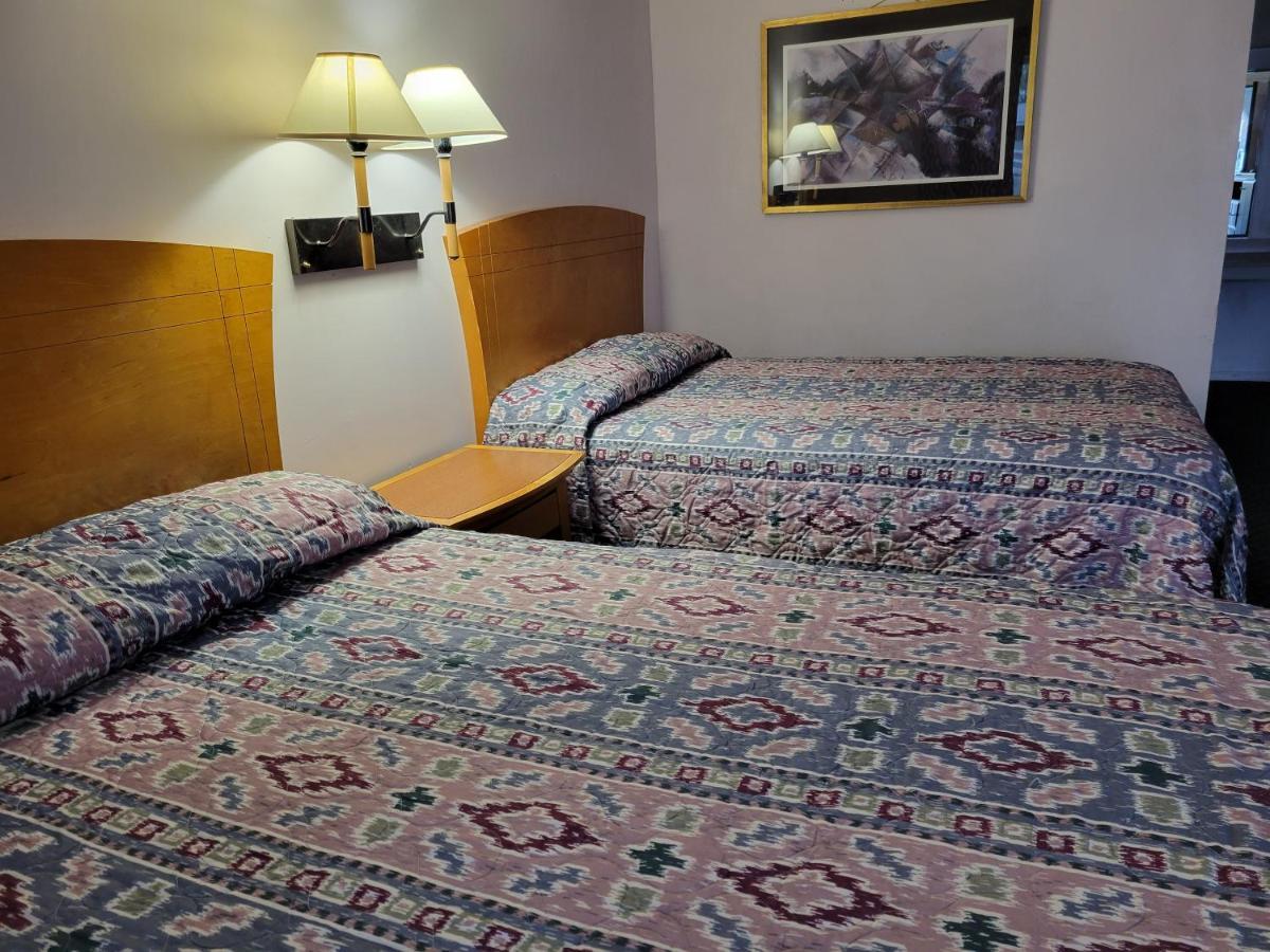 بليثي، ريفيرسيدي، كاليفورنيا Emerald Inn & Lounge المظهر الخارجي الصورة