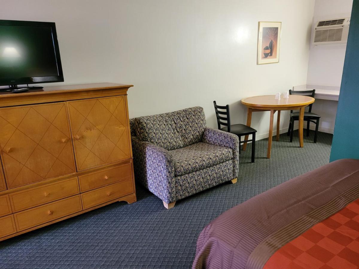 بليثي، ريفيرسيدي، كاليفورنيا Emerald Inn & Lounge المظهر الخارجي الصورة
