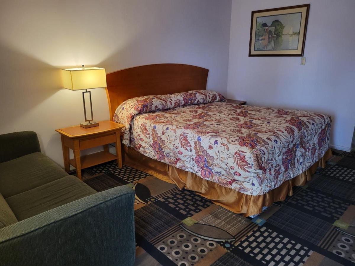 بليثي، ريفيرسيدي، كاليفورنيا Emerald Inn & Lounge المظهر الخارجي الصورة