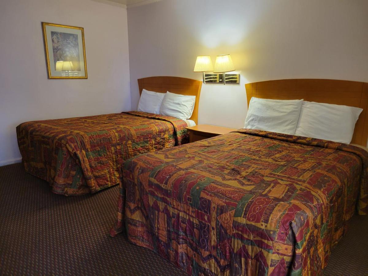 بليثي، ريفيرسيدي، كاليفورنيا Emerald Inn & Lounge المظهر الخارجي الصورة