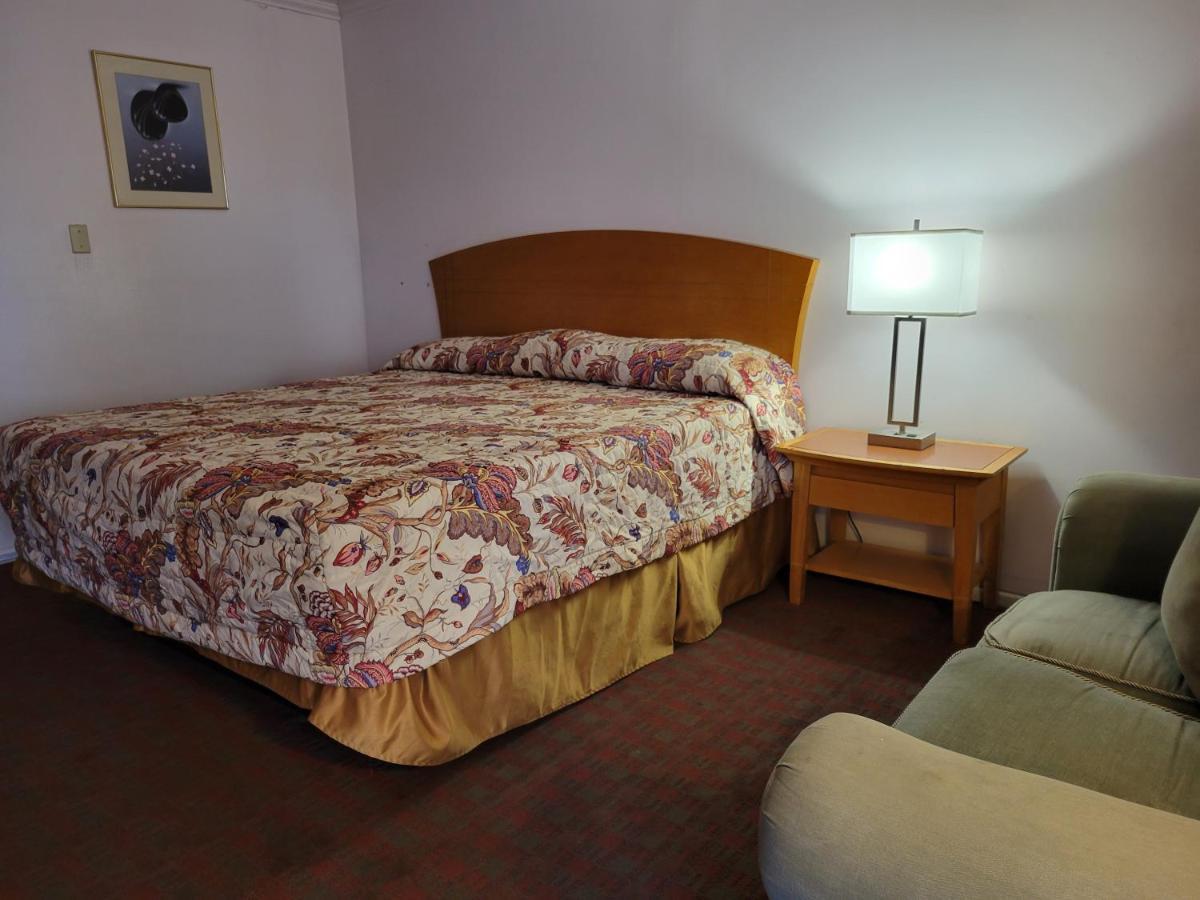 بليثي، ريفيرسيدي، كاليفورنيا Emerald Inn & Lounge المظهر الخارجي الصورة