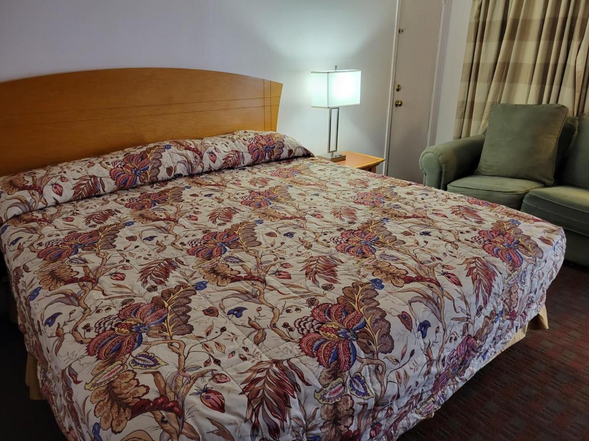 بليثي، ريفيرسيدي، كاليفورنيا Emerald Inn & Lounge المظهر الخارجي الصورة