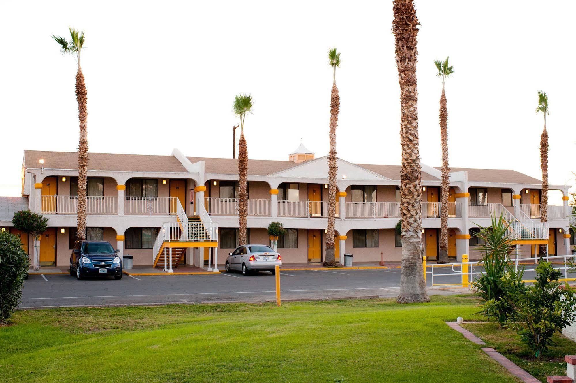 بليثي، ريفيرسيدي، كاليفورنيا Emerald Inn & Lounge المظهر الخارجي الصورة
