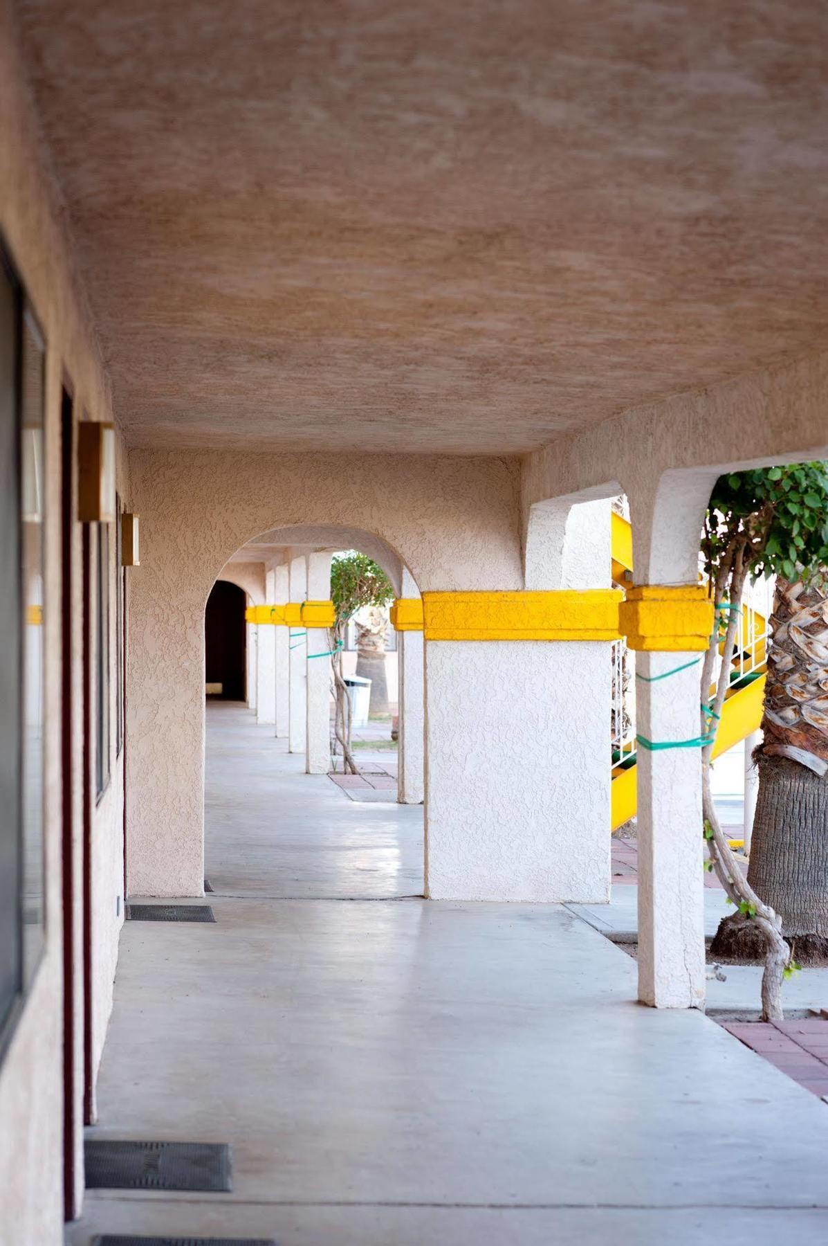 بليثي، ريفيرسيدي، كاليفورنيا Emerald Inn & Lounge المظهر الخارجي الصورة