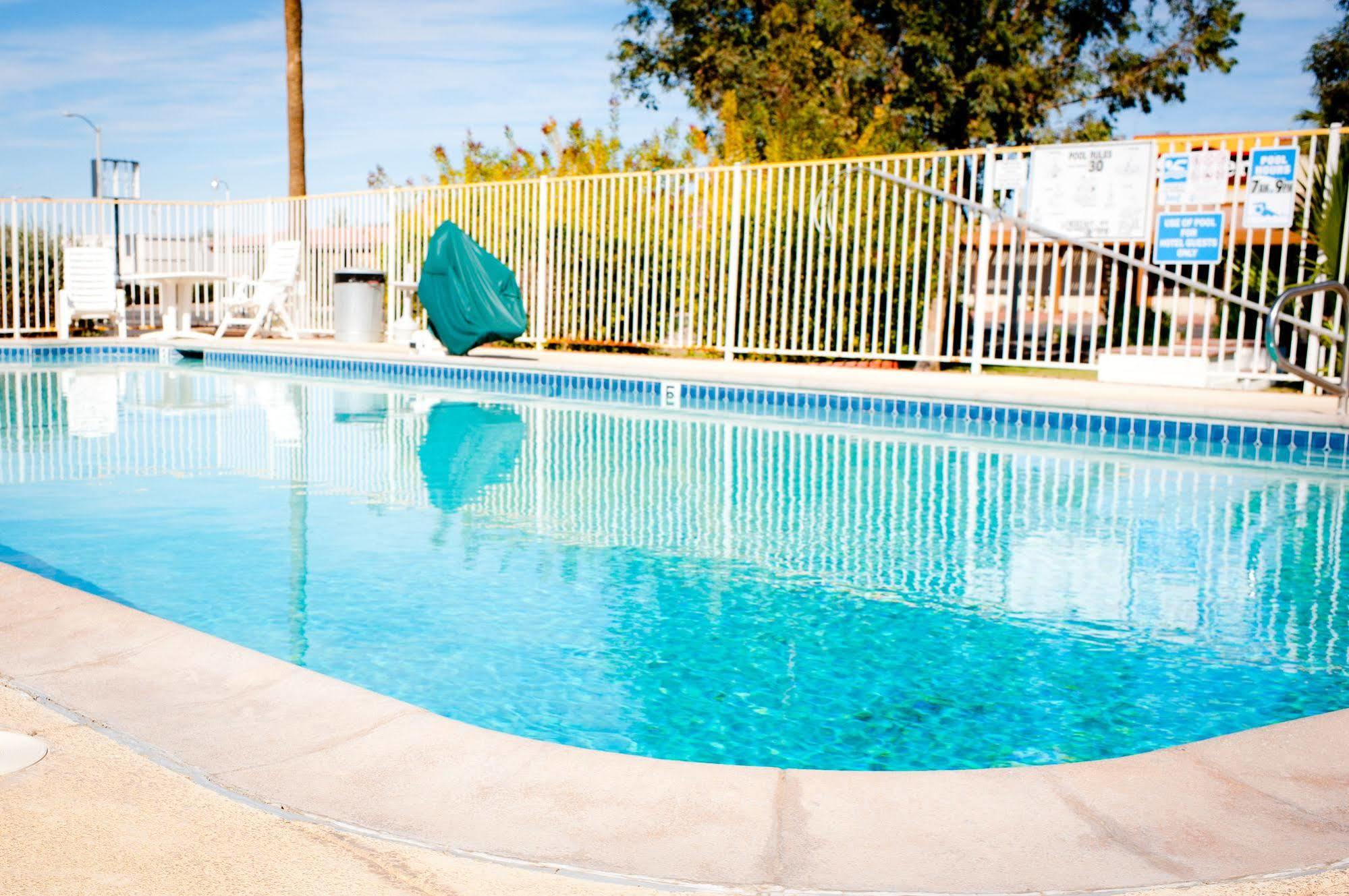 بليثي، ريفيرسيدي، كاليفورنيا Emerald Inn & Lounge المظهر الخارجي الصورة